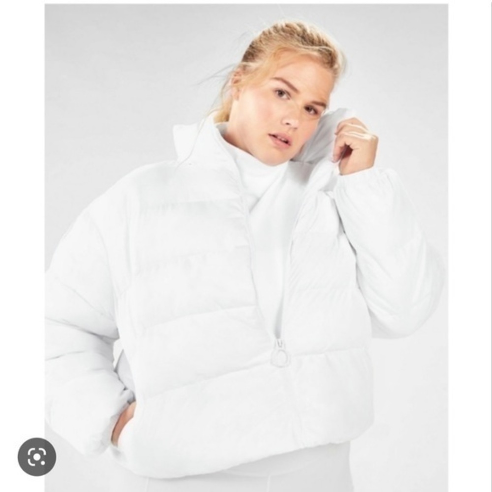 Fabletics cropped puffer jacket size L
